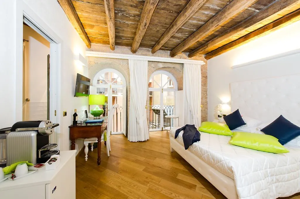 Domus Spagna Capo le Case Roma