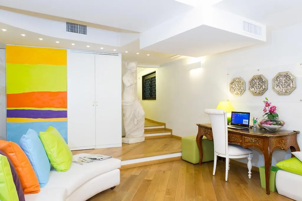 Domus Spagna Capo le Case Roma Bed & Breakfast